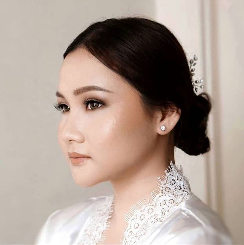 Amelia Winnie Makeup